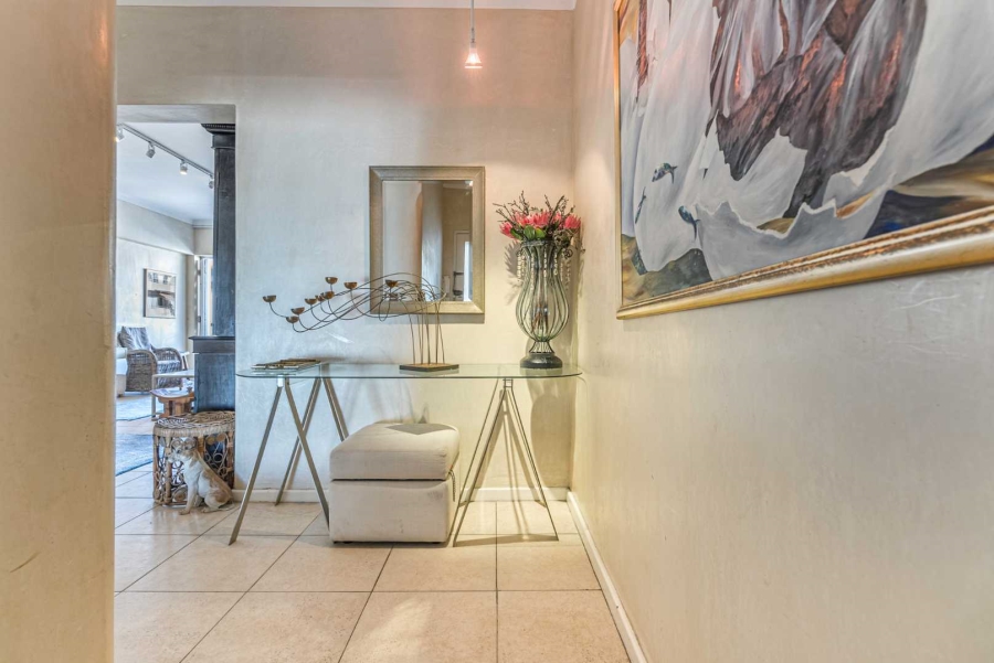 To Let 2 Bedroom Property for Rent in Sea Point Western Cape